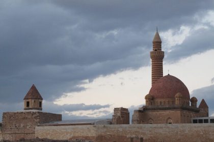 İshak Paşa Sarayı Nerede, Giriş Ücreti ve Ziyaret Saatleri